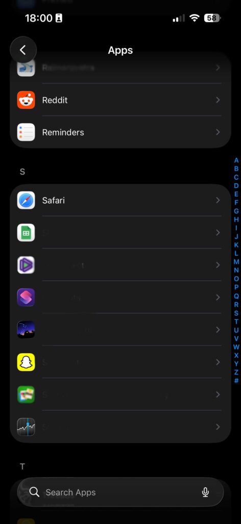 iPhone Settings showing Apps list with Safari option to clear cache