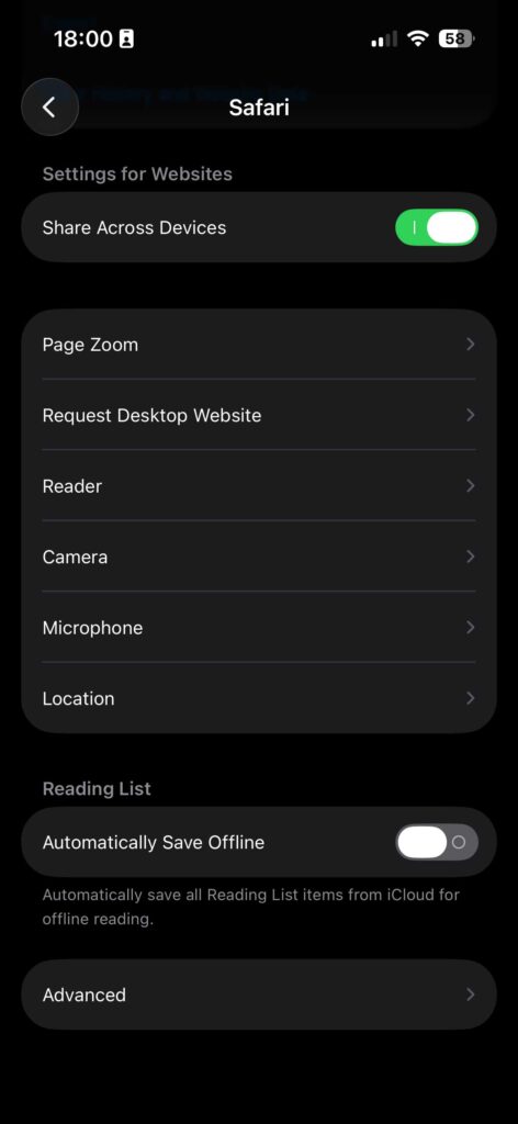 iPhone Safari website settings page for managing cache and data