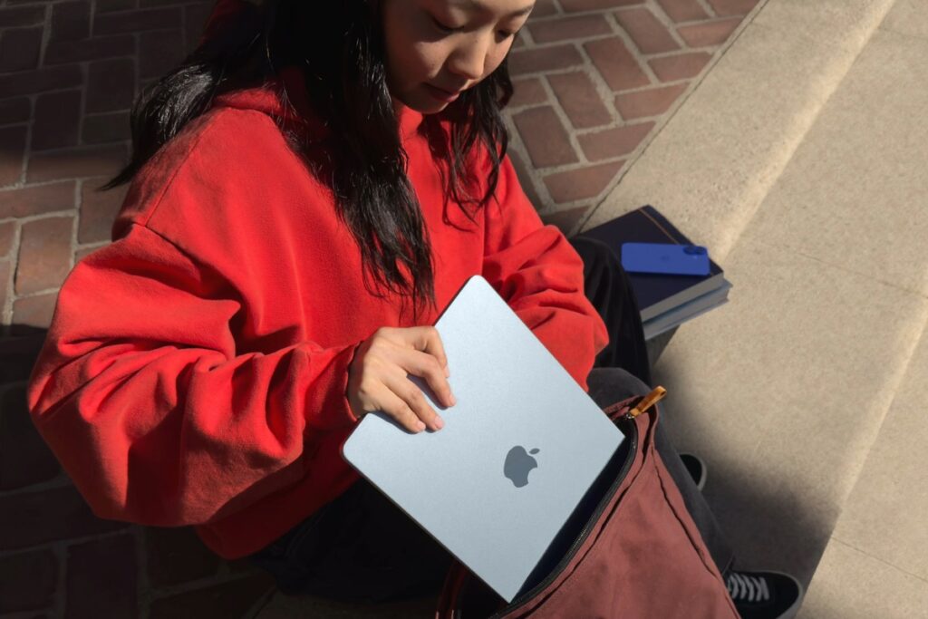 MacBook Air lightweight aluminum design ideal for users choosing the right RAM configuration