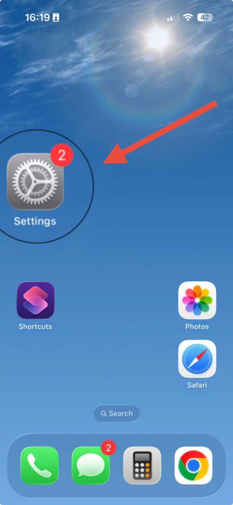 iPhone home screen showing Settings app for message privacy controls
